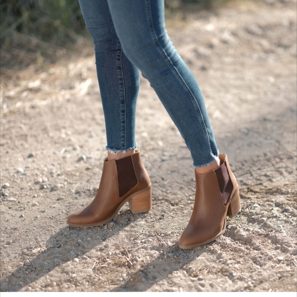 Nisolo Commuter Chelsea Boot